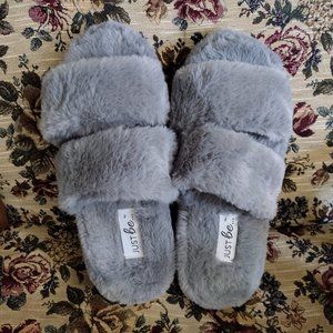 FREE! NEW Fluffy slippers ☕💕